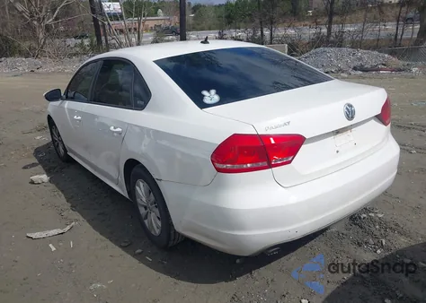 2012 Volkswagen Passat 2.5L S z USA, uszkodzony, nr VIN 1VWAH7A35CC066042